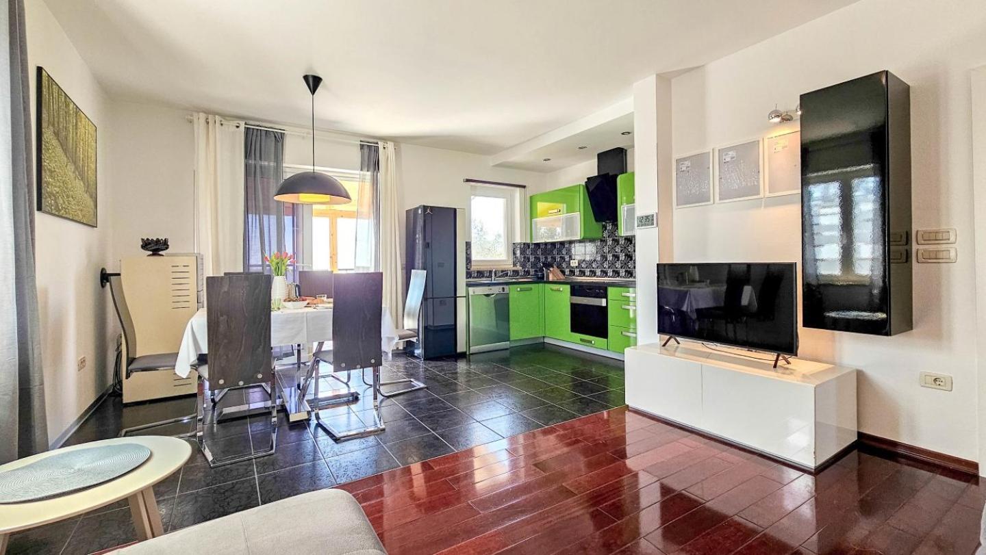 Вилла Casa Lutoma Kmeti Экстерьер фото