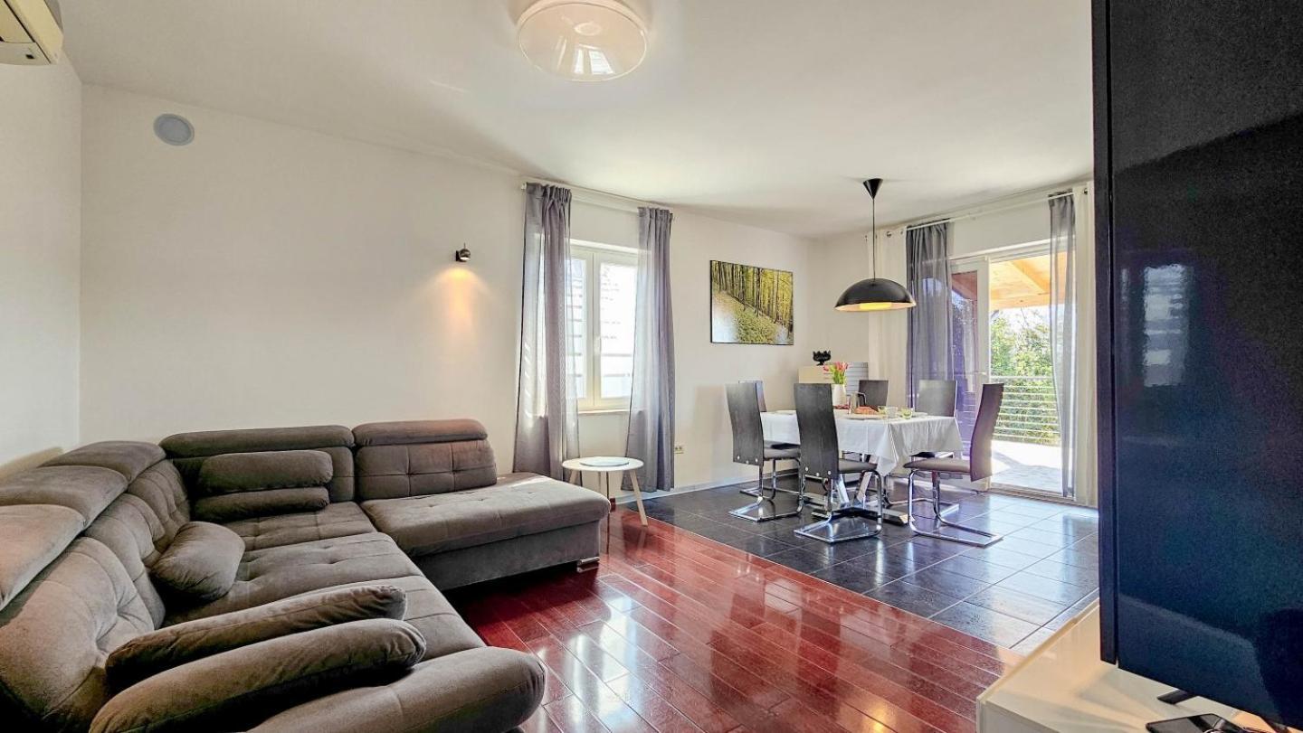 Вилла Casa Lutoma Kmeti Экстерьер фото